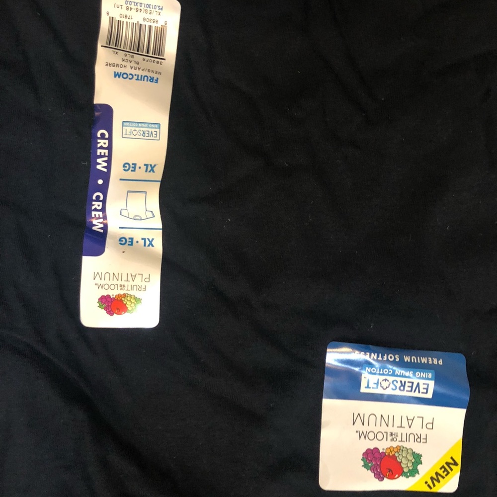 Men’s black tee fruit of the loom crew XL - Picture 2 of 2